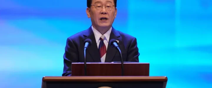 South Korea proposes talks to officially end war with North